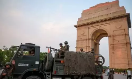 போர் பதற்றம்: பாதுகாப்பு வளையத்துக்குள் தலைநகர் டெல்லி.. தீவிர கண்காணிப்பு