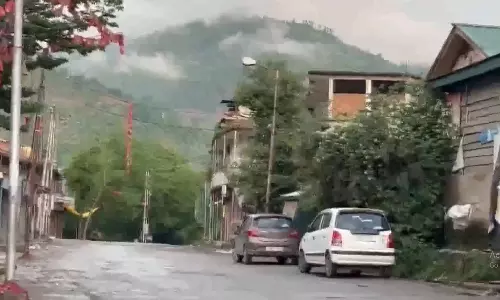 மீண்டும் பாகிஸ்தான் அத்துமீறல்- காஷ்மீரின் எல்லையோர குடியிருப்புகளை குறிவைத்து தாக்குதல்