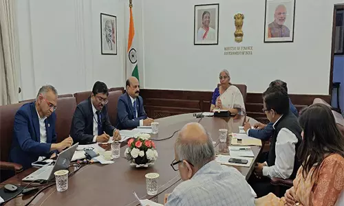 தடையின்றி வங்கி சேவை கிடைக்க வேண்டும்: நிதி மந்திரி நிர்மலா சீதாராமன்