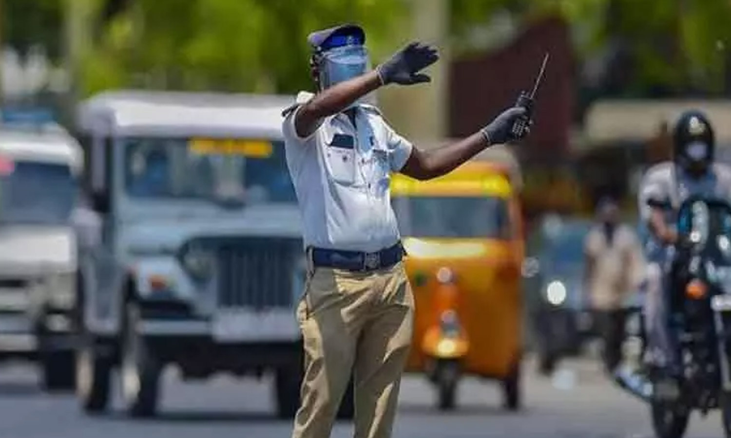 சென்னை காமராஜர் சாலையில் பயணிப்போர் கவனத்திற்கு...