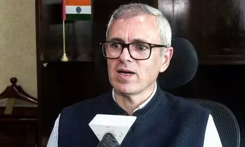 பாகிஸ்தானுக்கு நிதியுதவி செய்தால் போர் பதற்றம் எப்படி குறையும்? - உமர் அப்துல்லா கேள்வி