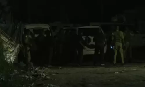 ஜம்முவில் ராணுவ மையம் மீது பயங்கரவாத தாக்குதல்?.. மர்ம நபருடன் வீரர்கள் துப்பாக்கிச் சண்டை