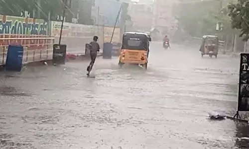 திடீரென சூழ்ந்த கருமேகம்... சென்னையில் பல்வேறு இடங்களில் மழை