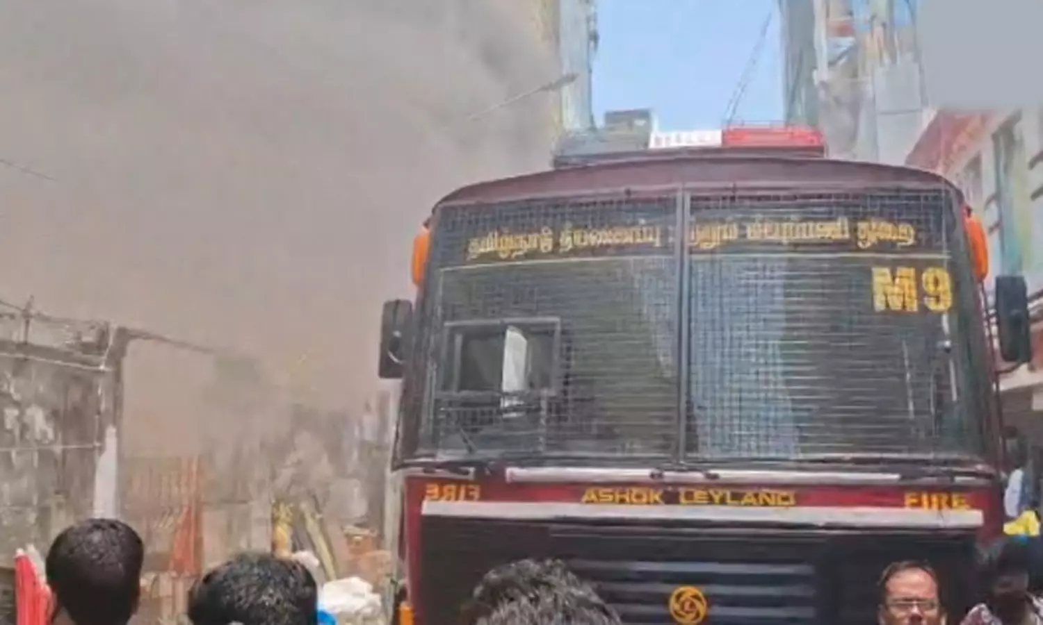 தி.நகர் ரங்கநாதன் தெருவில் பிரபல துணிக்கடையில் பயங்கர தீ விபத்து
