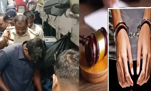 கர்நாடகாவில் ஓடும் ரெயிலுக்கு வெடிகுண்டு மிரட்டல் விடுத்த வாலிபர் கைது