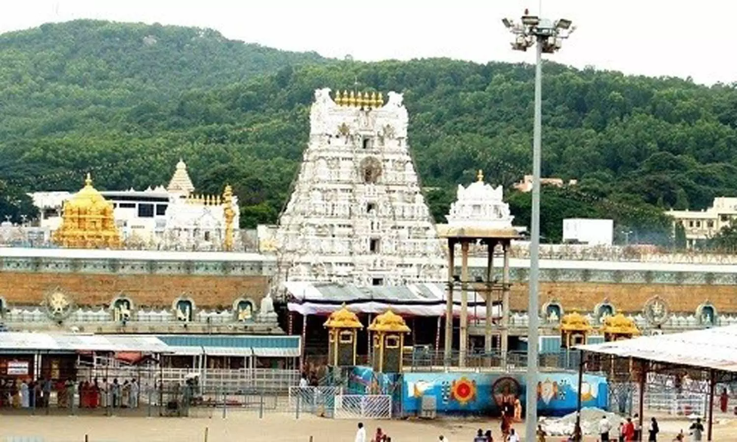 10 லட்சம் தடவை கோவிந்த நாமத்தை எழுதுபவர்களுக்கு வி.ஐ.பி. பிரேக் தரிசனம் 10 லட்சம் தடவை கோவிந்த நாமத்தை எழுதுபவர்களுக்கு வி.ஐ.பி. பிரேக் தரிசனம்