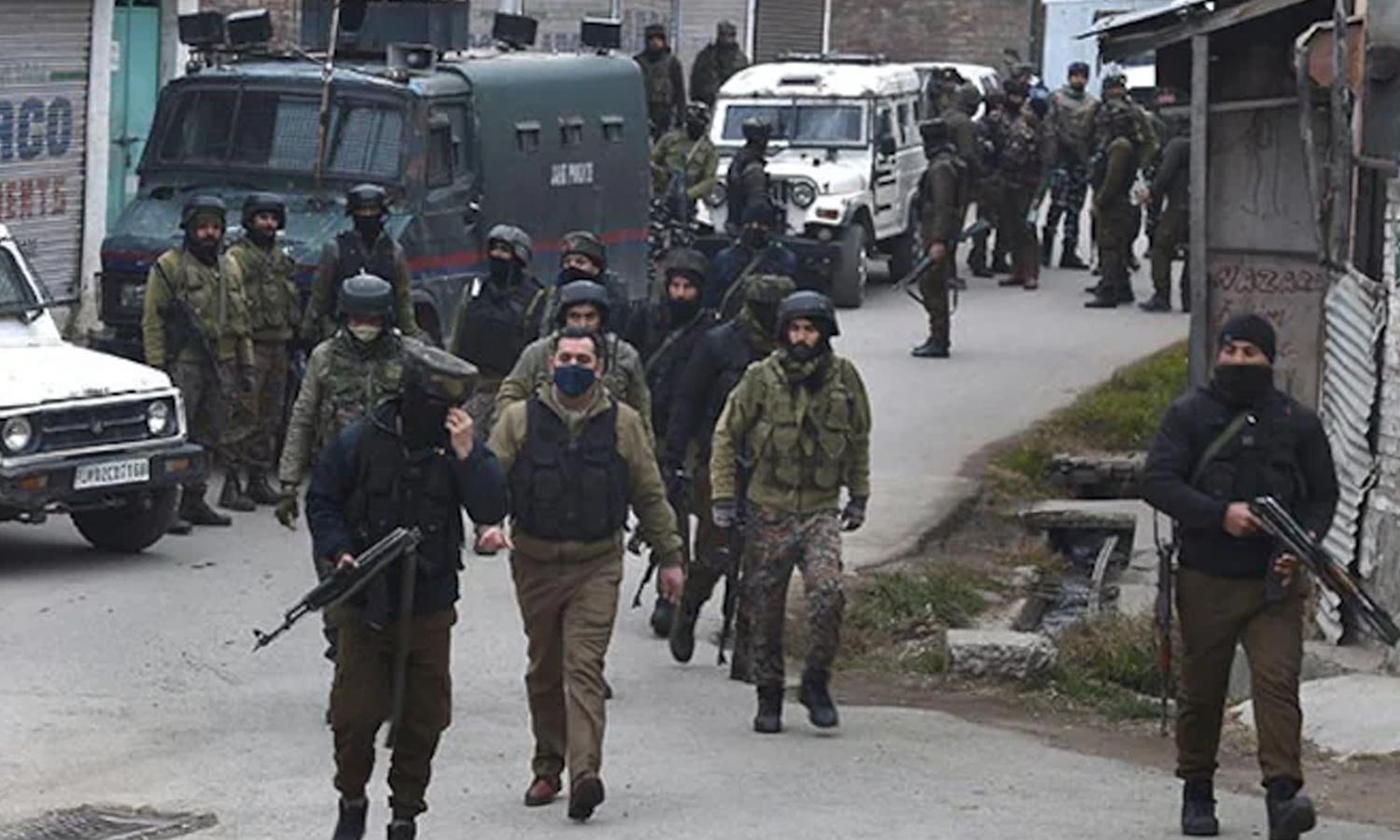 அத்துமீறிய பயங்கரவாதிகள் : ஷோபியானில் தக்க பதிலடி கொடுத்த பாதுகாப்புப் படை