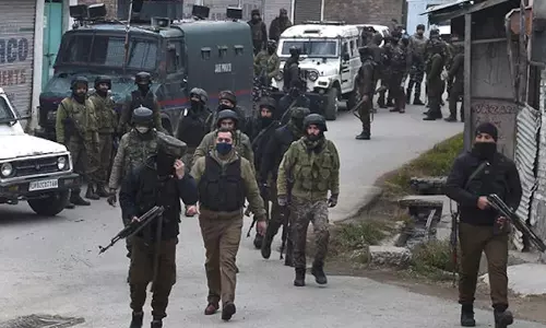 அத்துமீறிய பயங்கரவாதிகள் : ஷோபியானில் தக்க பதிலடி கொடுத்த பாதுகாப்புப் படை