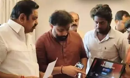 கோவிந்தா பாடலை நீக்குக.. எடப்பாடியிடம் மனு அளித்த பவன் கல்யாண் கட்சி