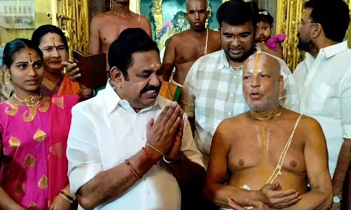 திருப்பதியில் சாமி தரிசனம் செய்த எடப்பாடி பழனிசாமி