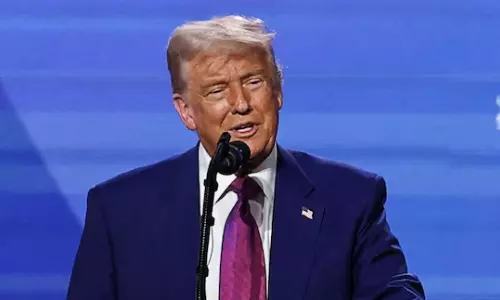 அவர்கள் புத்திசாலிகள்.. வர்த்தகம் செய்வோம் என்றேன்.. இந்தியா- பாகிஸ்தான் போரை நிறுத்தினேன் - டிரம்ப்