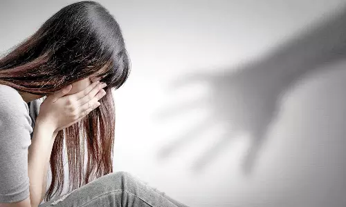 பருவ வயதில் தடம்மாறும் பெண்கள் சந்திக்கும் பிரச்சினைகள்