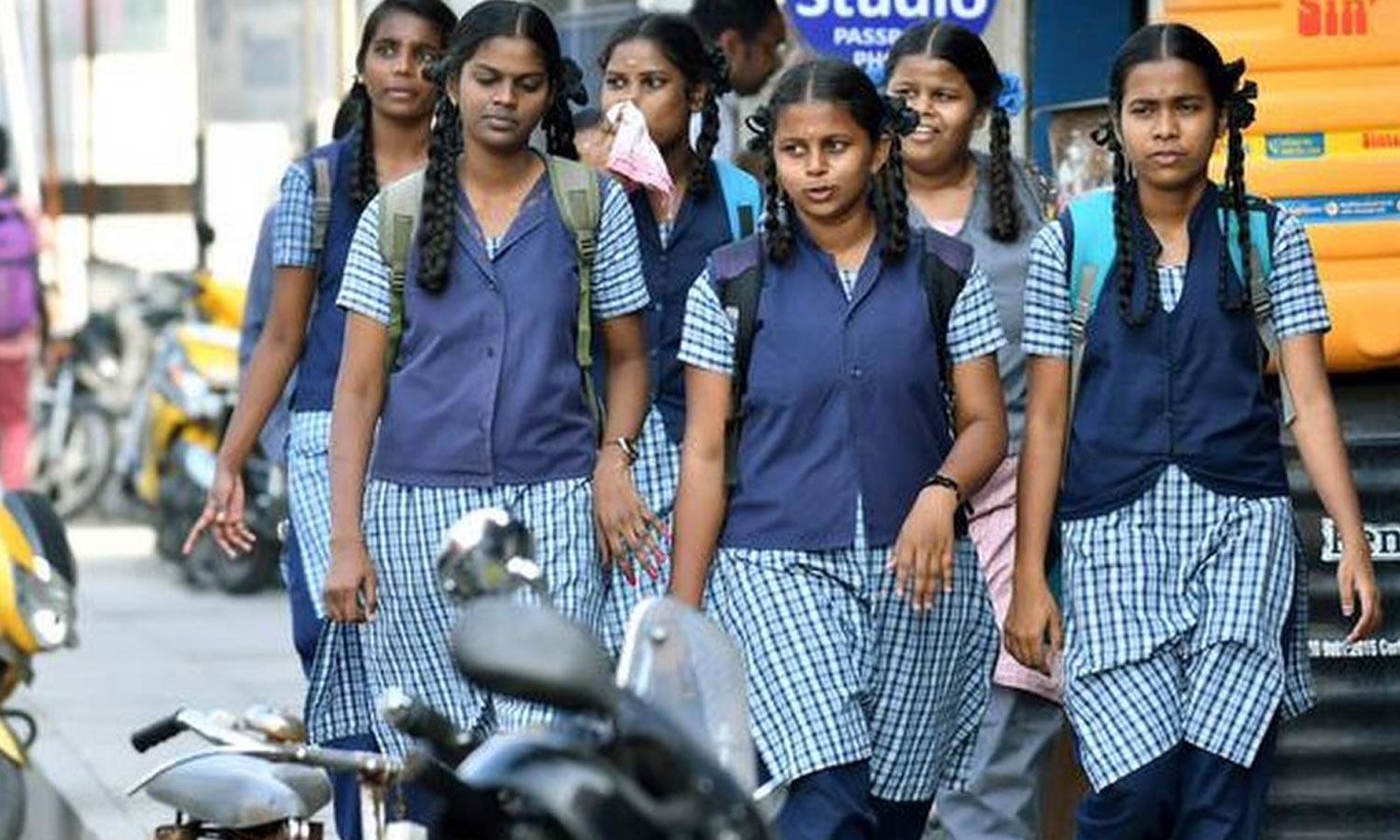 10-ம் வகுப்பு பொதுத்தேர்வு - புதுச்சேரி, காரைக்காலில் 96.90 சதவீத மாணவர்கள் தேர்ச்சி