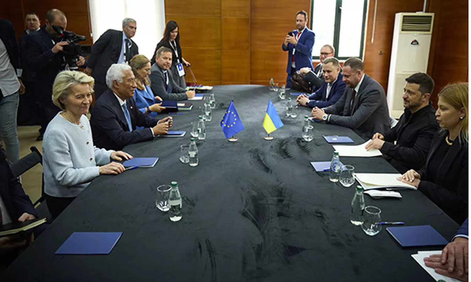 உக்ரைனுக்கு ராணுவ ஆதரவை வலுப்படுத்த வேண்டும்: அதிபர் ஜெலன்ஸ்கி வலியுறுத்தல் உக்ரைனுக்கு ராணுவ ஆதரவை வலுப்படுத்த வேண்டும்: அதிபர் ஜெலன்ஸ்கி வலியுறுத்தல்