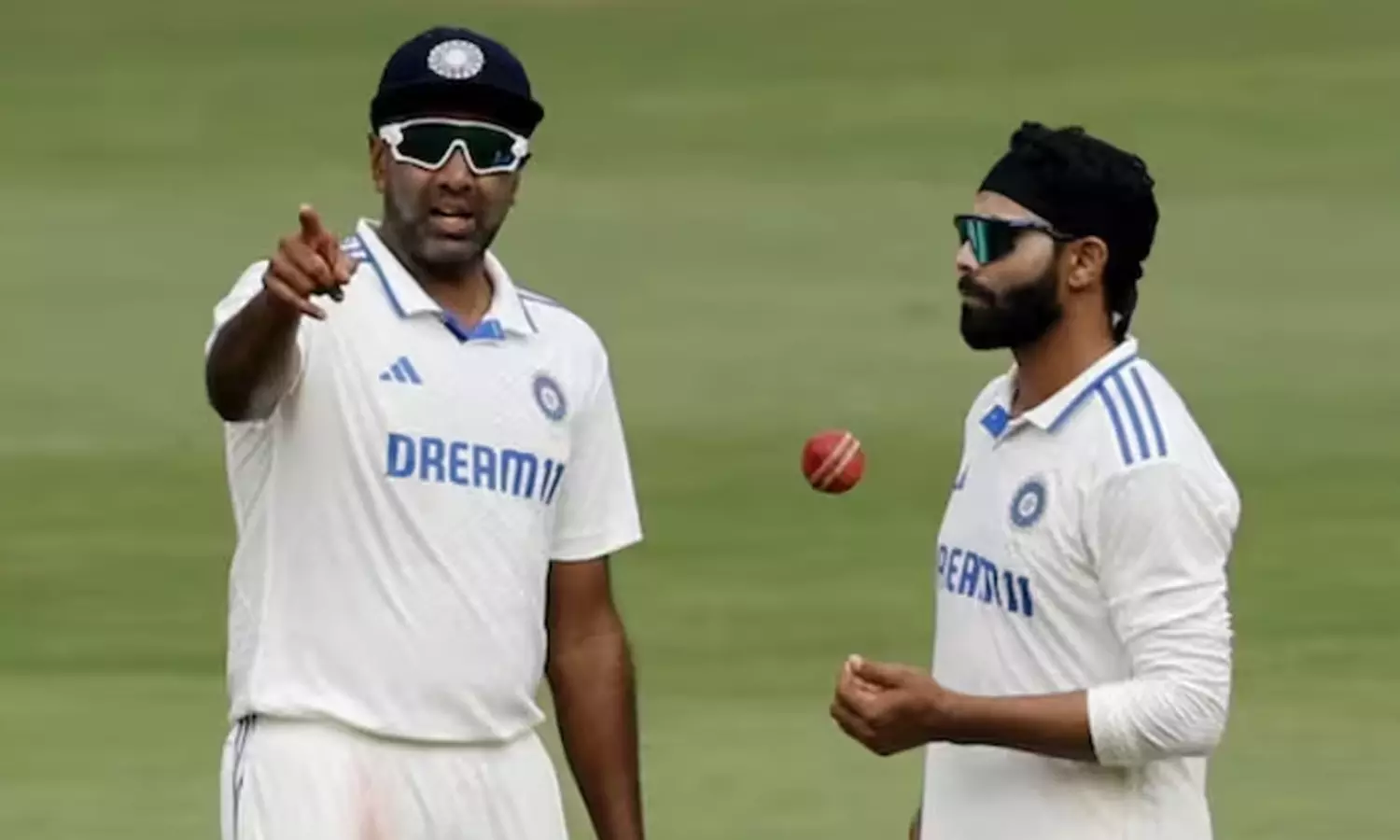 டெஸ்ட் அணி கேப்டனாக ரவீந்திர ஜடேஜாவை நியமிக்க வேண்டும்: அஸ்வின்