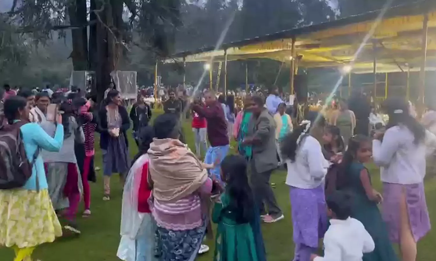 ஊட்டி தாவரவியல் பூங்காவில் மலர் கண்காட்சியை 2 நாளில் 30 ஆயிரம் பேர் கண்டு ரசித்தனர்