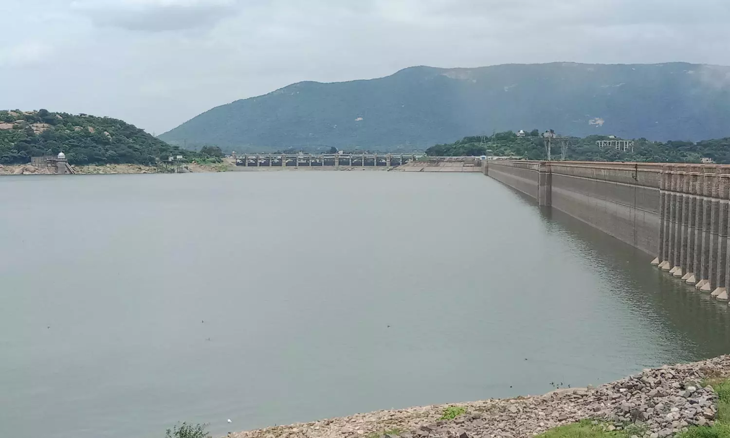 மேட்டூர் அணைக்கு நீர்வரத்து 3,479 கனஅடியாக அதிகரிப்பு மேட்டூர் அணைக்கு நீர்வரத்து 3,479 கனஅடியாக அதிகரிப்பு