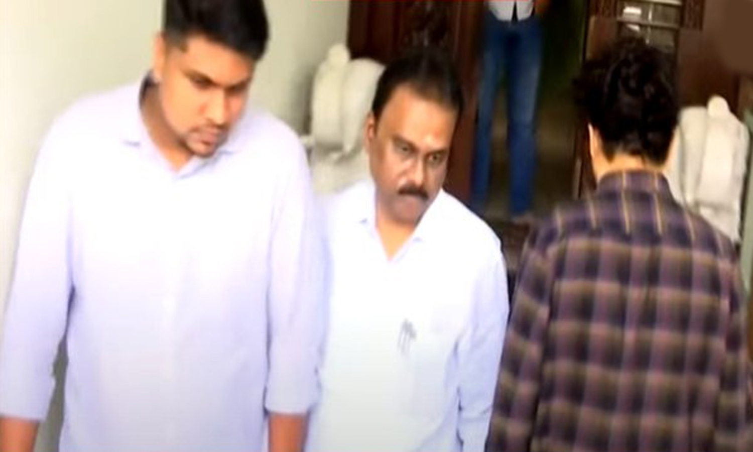 டாஸ்மாக் மேலாண்மை இயக்குனரை விசாரணைக்காக மீண்டும் அழைத்து சென்ற அமலாக்கத்துறை