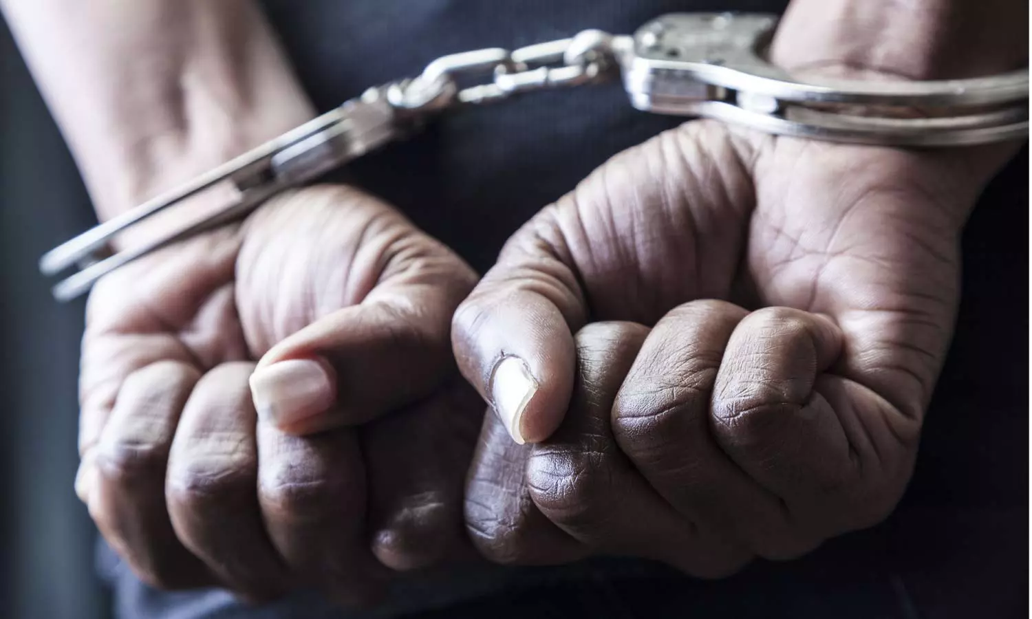 பல சிறுவர்களை மிரட்டி வலுக்கட்டாயமாக தகாத உறவு: கொடூரனுக்கு 25 வருட சிறைத்தண்டனை பல சிறுவர்களை மிரட்டி வலுக்கட்டாயமாக தகாத உறவு: கொடூரனுக்கு 25 வருட சிறைத்தண்டனை