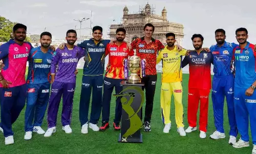 பிளே-ஆப் சுற்றுக்கு மல்லுக்கட்டும் 7 அணிகள்: யாருக்கு வாய்ப்பு அதிகம்?