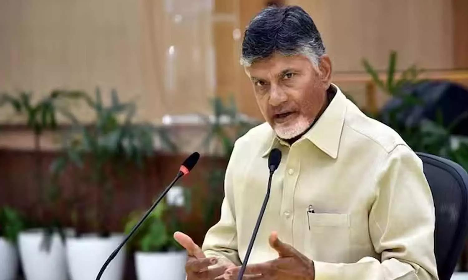 ஆந்திராவில் ஆகஸ்ட் 15 முதல் பெண்களுக்கு இலவச பஸ் பயணம்- சந்திரபாபு நாயுடு