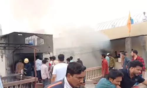 ஐதராபாத்தில் ஏ.சி. வெடித்து பயங்கர தீ விபத்து - பலி எண்ணிக்கை 17-ஆக உயர்வு