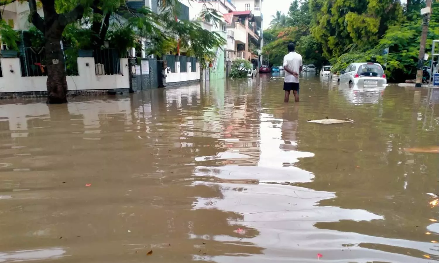22-ந்தேதி வரை மஞ்சள் எச்சரிக்கை: பெங்களூருவை புரட்டி போட்ட கனமழை