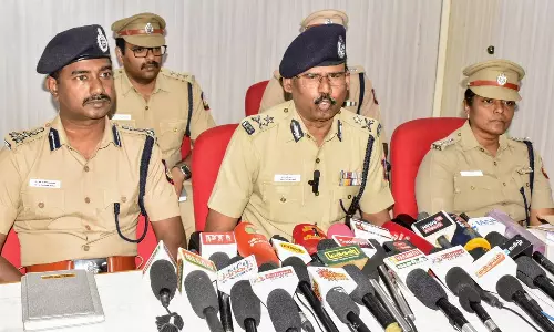 சிவகிரி தம்பதிகளை கொலை செய்த நபர்களுக்கு பல்லடத்தில் 3 பேரை கொலை செய்த வழக்கிலும் தொடர்பு- ஐ.ஜி. பேட்டி