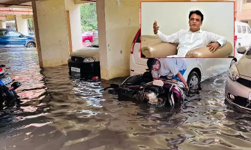 மழை வெள்ளத்தில் தத்தளிக்கும் பெங்களூரு: கோடிகள் செலவு, ஜீரோ ரிசல்ட்- முன்னாள் துணை முதல்வர் விமர்சனம்