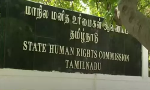 தனியார் மருத்துவமனைக்கு சிகிச்சை அளிக்க செல்லும் அரசு மருத்துவர்களை கண்காணிக்க ஆணை