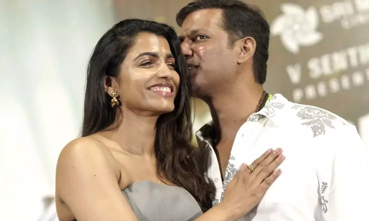 முரட்டு சிங்கிளுக்கு கல்யாணம்... விஷாலுக்கும் தன்ஷிகாவுக்கும் வயசு வித்தியாசம் எவ்வளவு தெரியுமா?