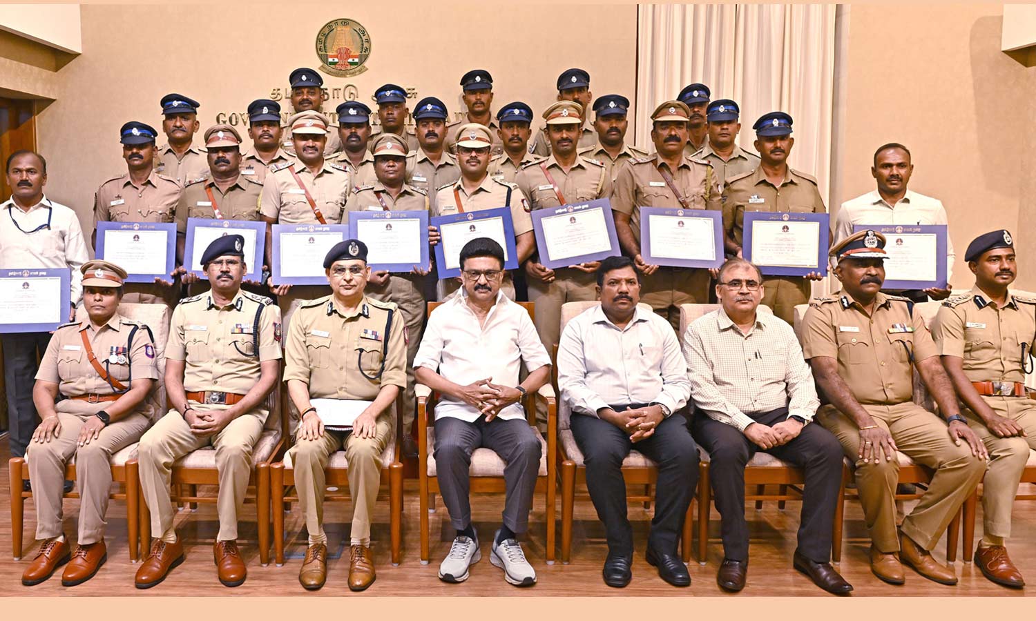 ஈரோடு, திருப்பூர் கொலை, கொள்ளை வழக்கில் சிறப்பாக செயல்பட்ட போலீசாருக்கு முதலமைச்சர் மு.க. ஸ்டாலின் பாராட்டு