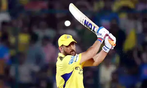 டி20 போட்டிகளில் 350 ஆவது சிக்சரை பதிவு செய்த எம்.எஸ். தோனி