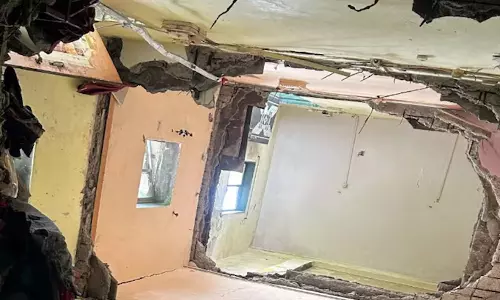 மும்பையில் சோகம்: அடுக்குமாடி வீட்டின் காங்கிரீட் கூரை இடிந்து விழுந்து 6 பேர் பலி