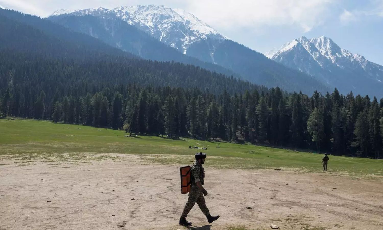 பஹல்காம் தாக்குதல் நடந்த இடத்தை 'இந்து சுற்றுலாத் தலம்' என அறிவிக்க கோரிய மனுவை நிராகரித்த உயர்நீதிமன்றம்