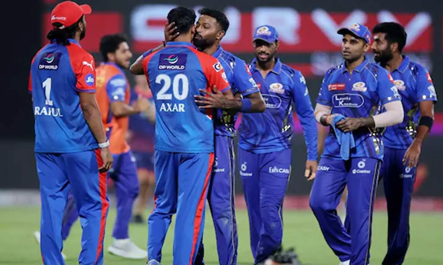 மும்பையில் கனமழை எச்சரிக்கை... MI Vs DC போட்டி இன்று நடைபெறுமா?