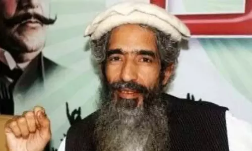 ஹபீஸ் சயீத்தின் நெருங்கிய கூட்டாளி அமீர் ஹம்சா மீது துப்பாக்கி சூடு