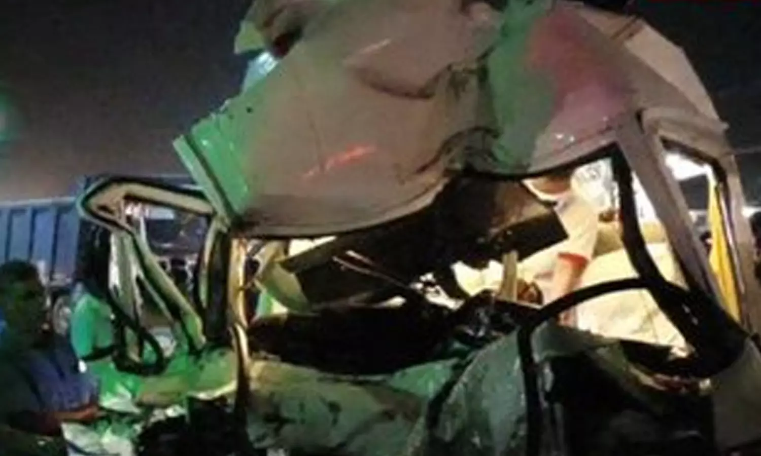 தஞ்சாவூர்: டெம்போ வேன் மோதிய விபத்தில் 6 பேர் உயிரிழப்பு