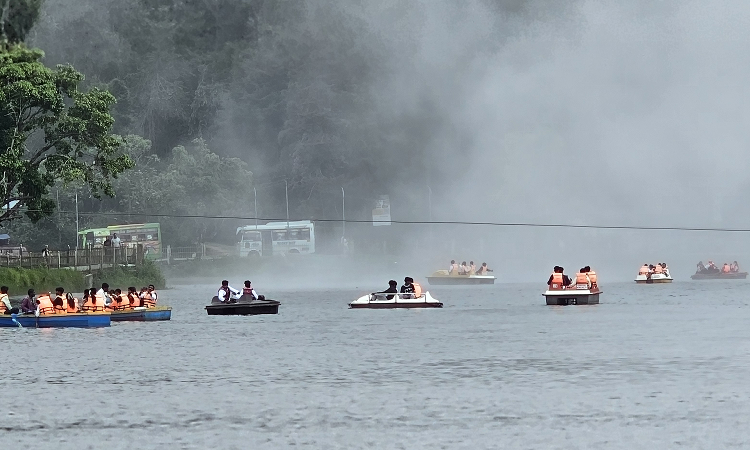 கொடைக்கானலில் கோடை கொண்டாட்டம்- பாரம்பரிய கலை நிகழ்ச்சிகளை கண்டு ரசித்த சுற்றுலா பயணிகள்