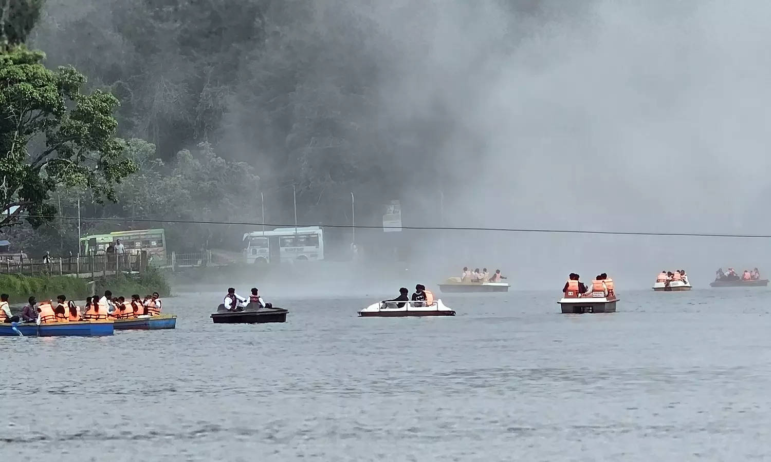 கொடைக்கானலில் கோடை கொண்டாட்டம்- பாரம்பரிய கலை நிகழ்ச்சிகளை கண்டு ரசித்த சுற்றுலா பயணிகள்