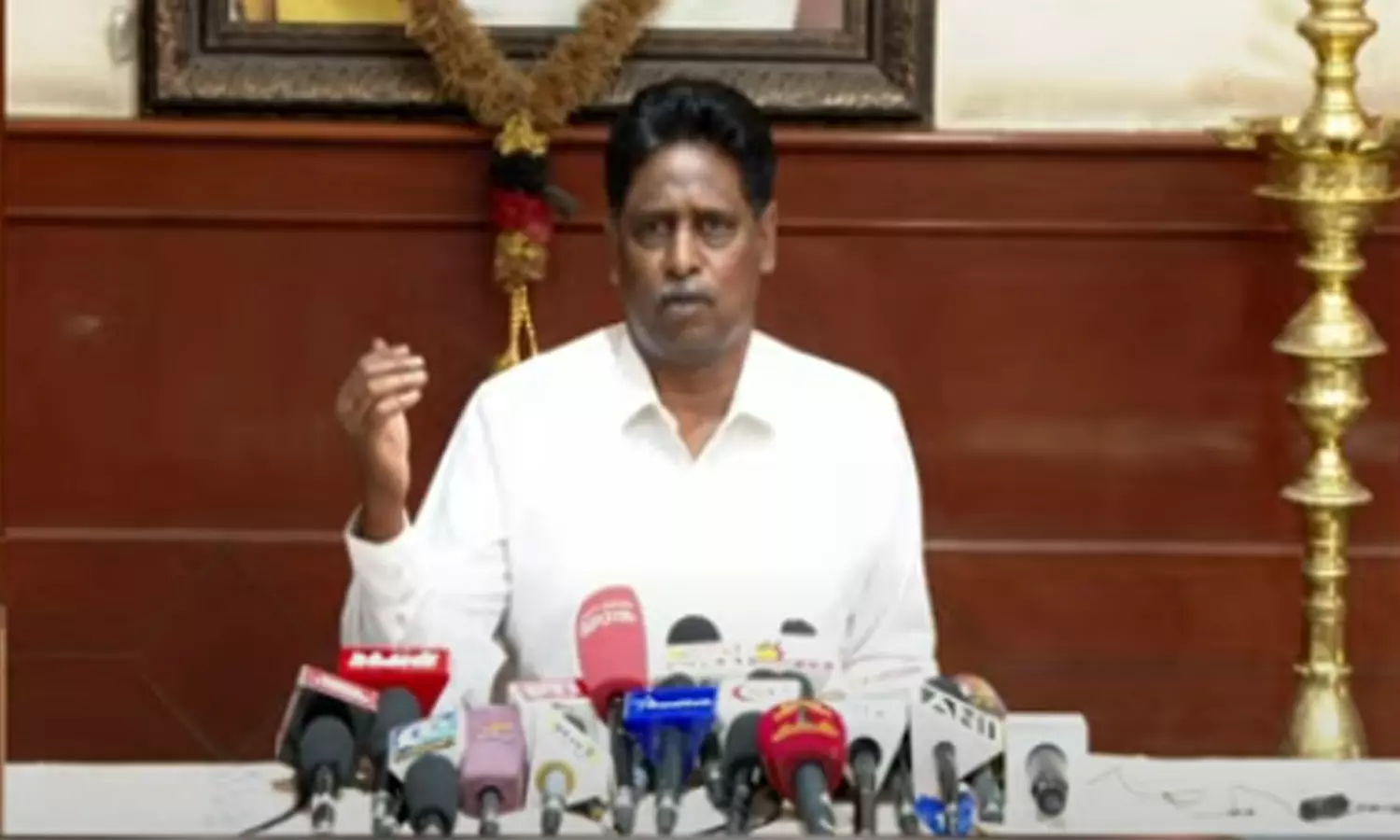 அமலாக்கத்துறையின் நடவடிக்கை மாநில சுய ஆட்சிக்கு எதிரானது- தி.மு.க எம்.பி. என்.ஆர்.இளங்கோவன்