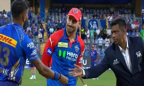 போன முறை மாதிரி ஏமாந்திட கூடாது... டாஸ் போடும் போது டு பிளெசிஸ் செய்த செயல் வைரல்