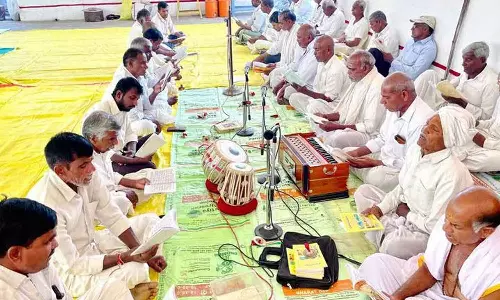 58 ஆண்டுகளாக பகவத் கீதை பாராயணம் பாடும் கிராம மக்கள்- ஒருவருக்கு கூட மது, புகை பழக்கம் இல்லை