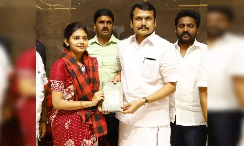 செந்தில் பாலாஜி முன்னிலையில் தி.மு.க.வில் இணைந்த த.வெ.க பெண் நிர்வாகி