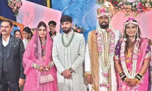 மழையால் வெளிப்பட்ட மத நல்லிணக்கம்.. ஒரே மேடையில் இந்து-முஸ்லிம் திருமணம் - அடடே சம்பவம்!