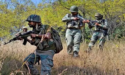 மகாராஷ்டிரா- சத்தீஸ்கர் எல்லையில் 4 மாவோயிஸ்ட்டுகள் சுட்டுக்கொலை