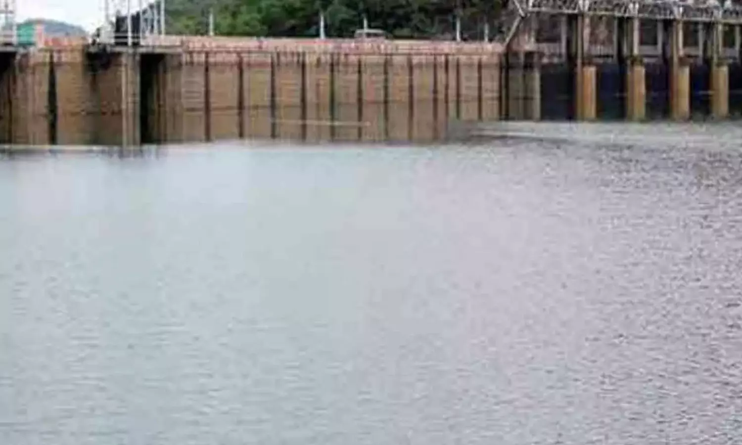 மேற்கு தொடர்ச்சி மலை பகுதிகளில் கனமழை: பாபநாசம் அணை நீர்மட்டம் ஒரேநாளில் 1¼ அடி உயர்வு மேற்கு தொடர்ச்சி மலை பகுதிகளில் கனமழை: பாபநாசம் அணை நீர்மட்டம் ஒரேநாளில் 1¼ அடி உயர்வு