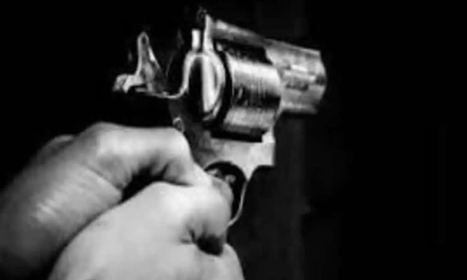 பீகாரில் இருதரப்பினருக்கு இடையில் கடும் துப்பாக்கிச் சண்டை: 3 பேர் உயிரிழப்பு- 2 பேர் படுகாயம்