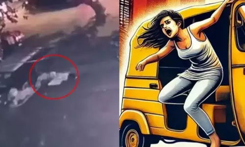 பாலியல் தொல்லையில் இருந்து தப்பிக்க ஓடும் ஆட்டோவில் இருந்து குதித்த மாணவி - பகீர் வீடியோ