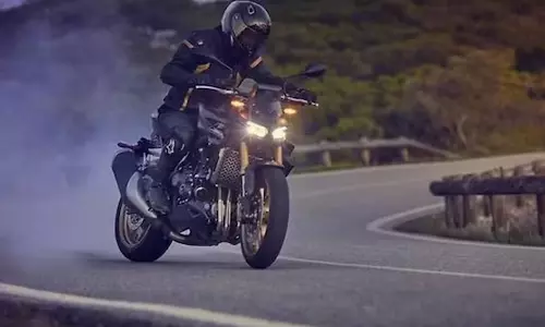 ரூ. 12.35 லட்சம் விலையில் புது ஹோண்டா பைக் அறிமுகம் - என்னென்ன ஸ்பெஷல்?